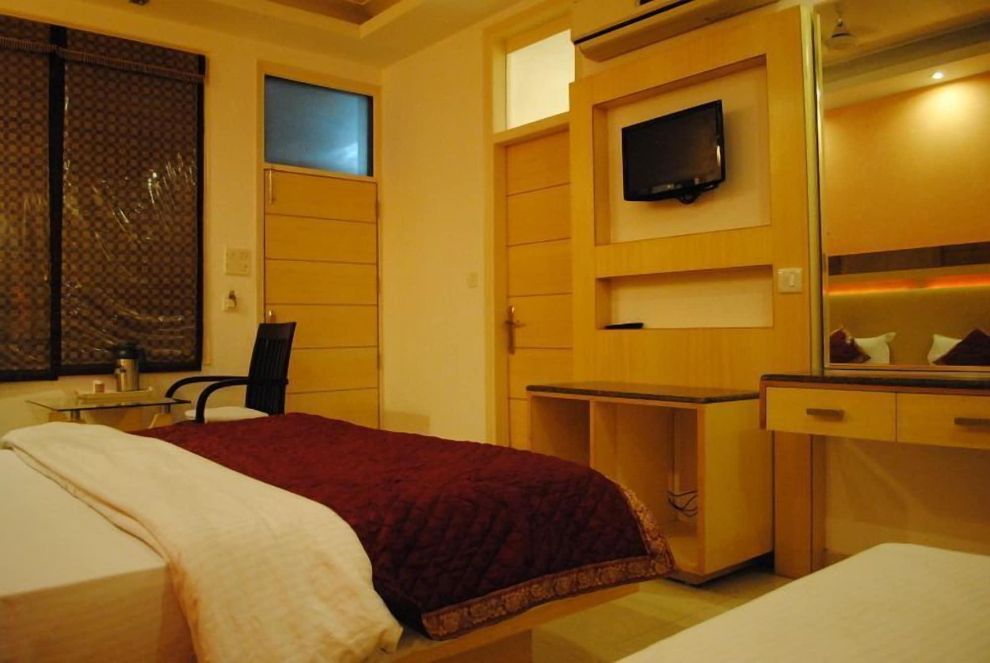 Hotel Baba Deluxe Near New Delhi Railway Station And City Center -By Rcg Hotels ภายนอก รูปภาพ