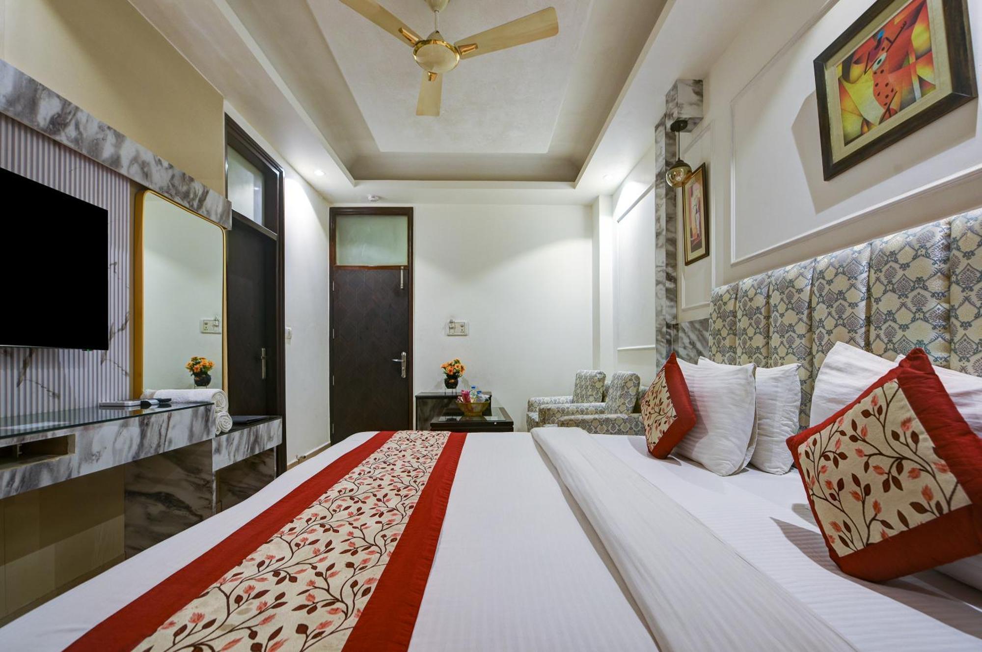 Hotel Baba Deluxe Near New Delhi Railway Station And City Center -By Rcg Hotels ภายนอก รูปภาพ