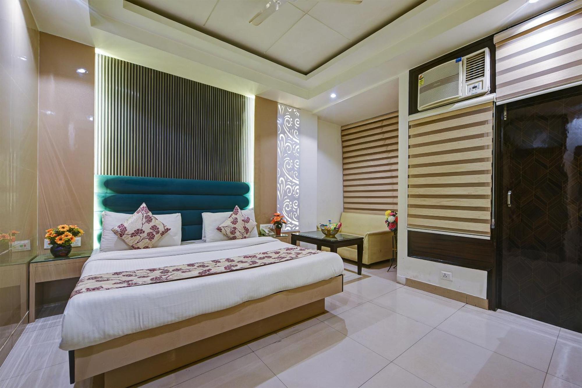 Hotel Baba Deluxe Near New Delhi Railway Station And City Center -By Rcg Hotels ภายนอก รูปภาพ