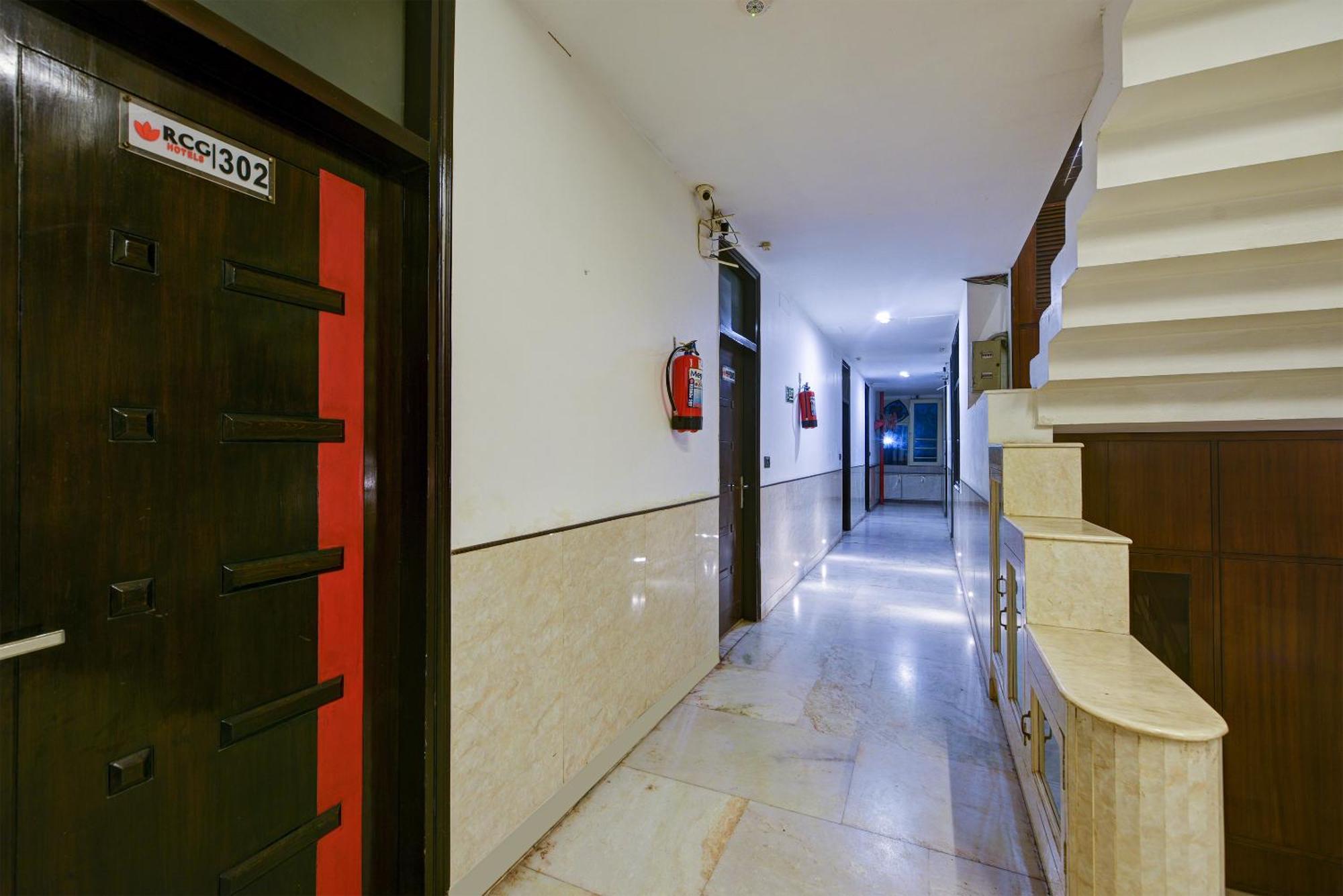 Hotel Baba Deluxe Near New Delhi Railway Station And City Center -By Rcg Hotels ภายนอก รูปภาพ