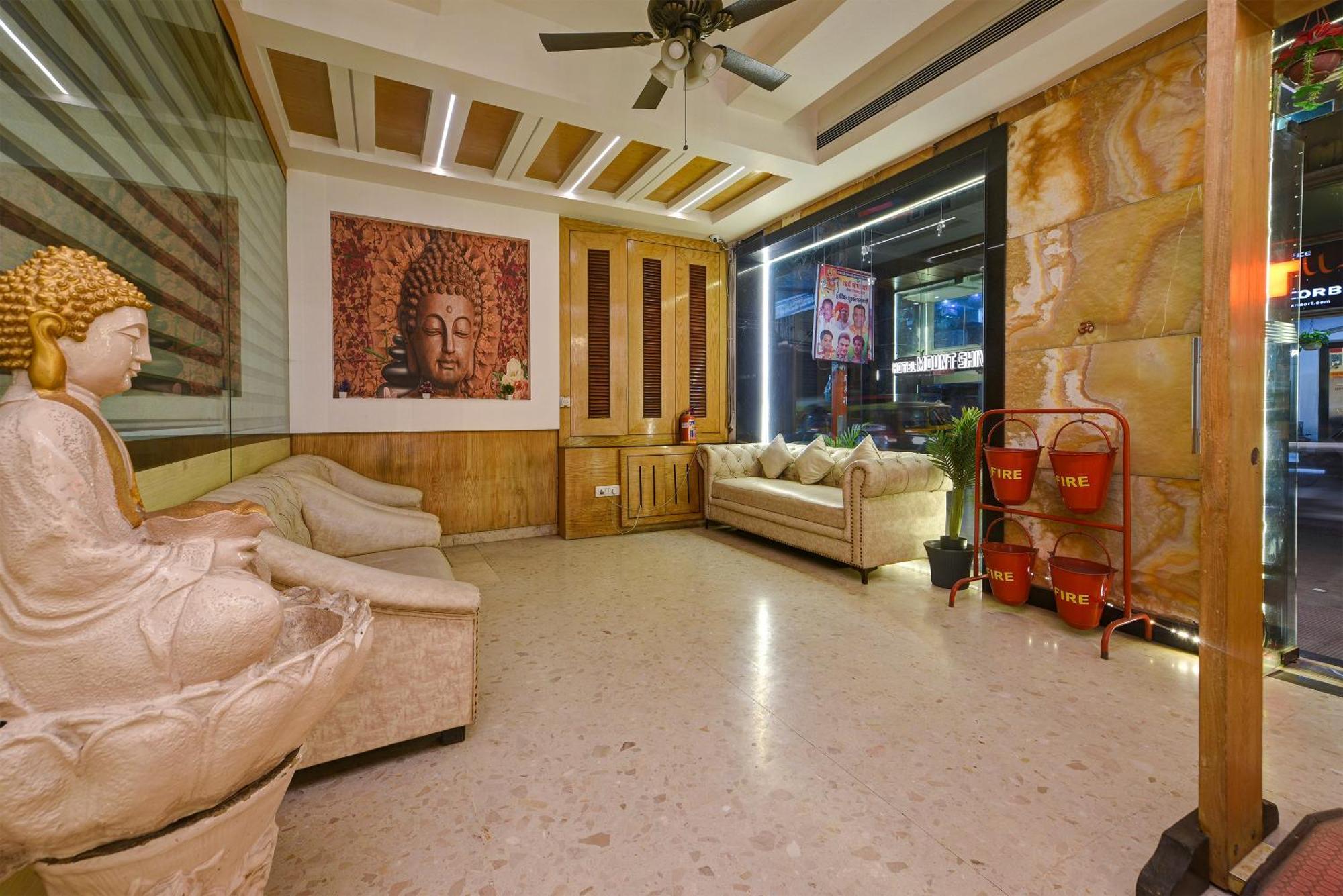 Hotel Baba Deluxe Near New Delhi Railway Station And City Center -By Rcg Hotels ภายนอก รูปภาพ