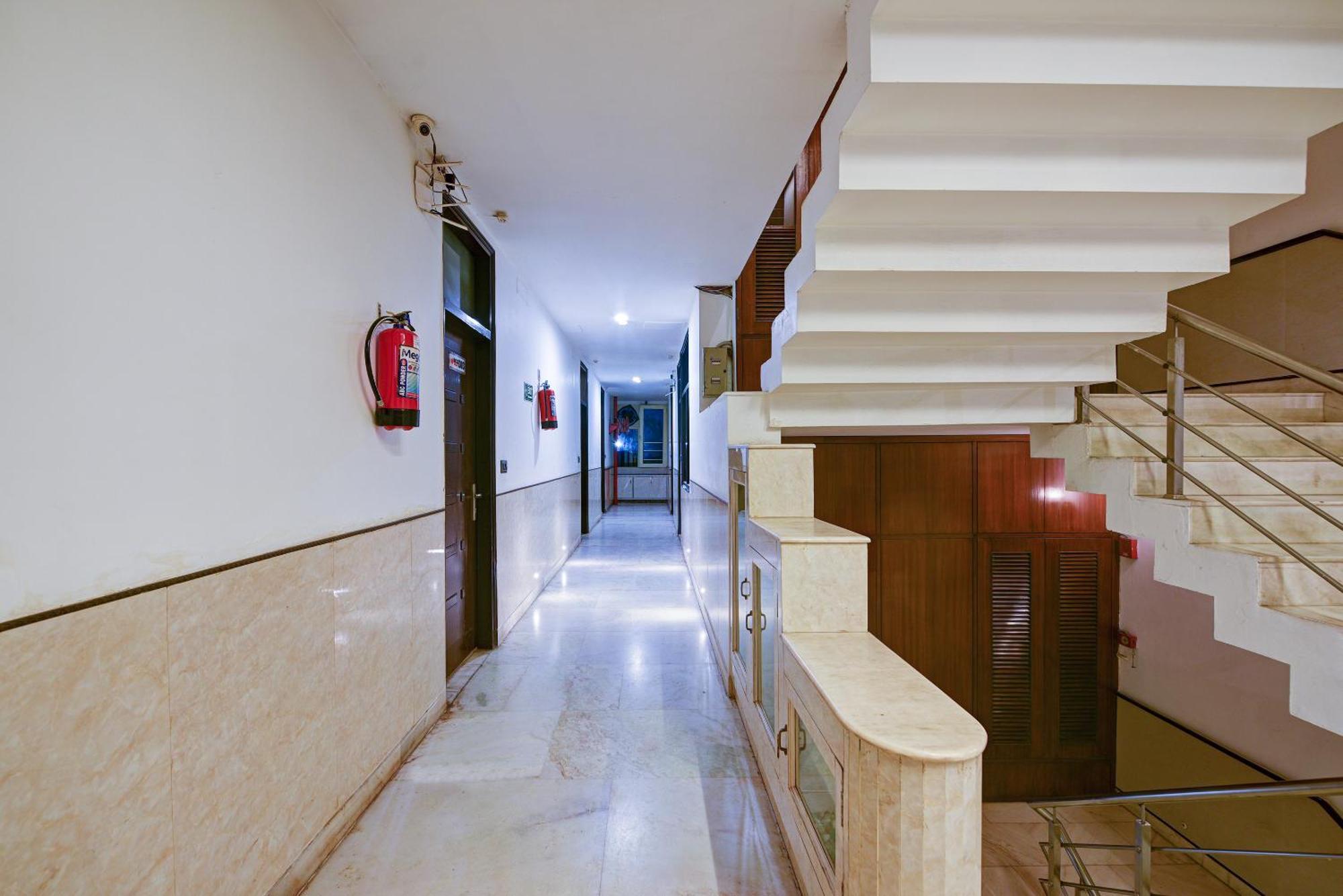 Hotel Baba Deluxe Near New Delhi Railway Station And City Center -By Rcg Hotels ภายนอก รูปภาพ