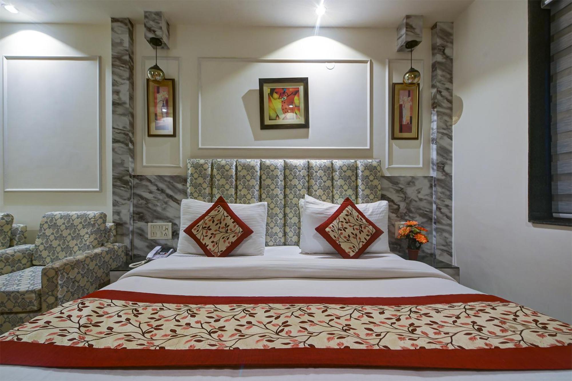 Hotel Baba Deluxe Near New Delhi Railway Station And City Center -By Rcg Hotels ภายนอก รูปภาพ
